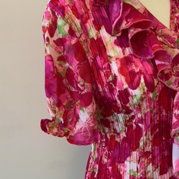 Tradition pink floral top Size 10 - Picture 3 of 4